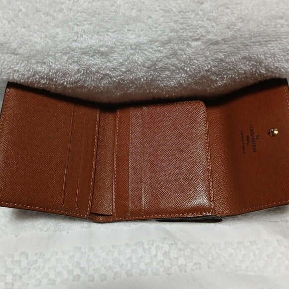Beautiful Two Sided Wallet - Picture 4 of 6